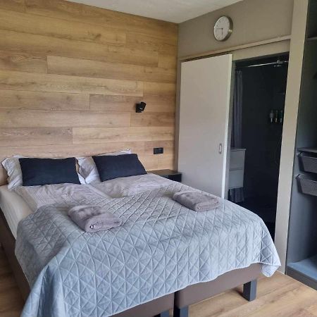 Luxury studio apartment. Brand new&well furnished luxury studio apartment for two 30 km from Kirkjubæjarklaustur! Perfect place to stay at right between Black beach&Jökulsárlón. Exterior foto