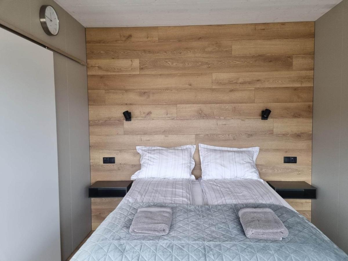 Luxury studio apartment. Brand new&well furnished luxury studio apartment for two 30 km from Kirkjubæjarklaustur! Perfect place to stay at right between Black beach&Jökulsárlón. Exterior foto