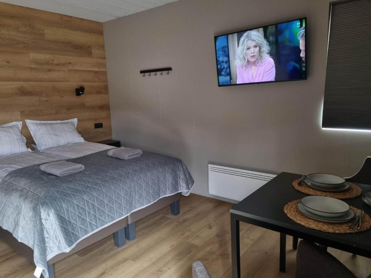 Luxury studio apartment. Brand new&well furnished luxury studio apartment for two 30 km from Kirkjubæjarklaustur! Perfect place to stay at right between Black beach&Jökulsárlón. Exterior foto