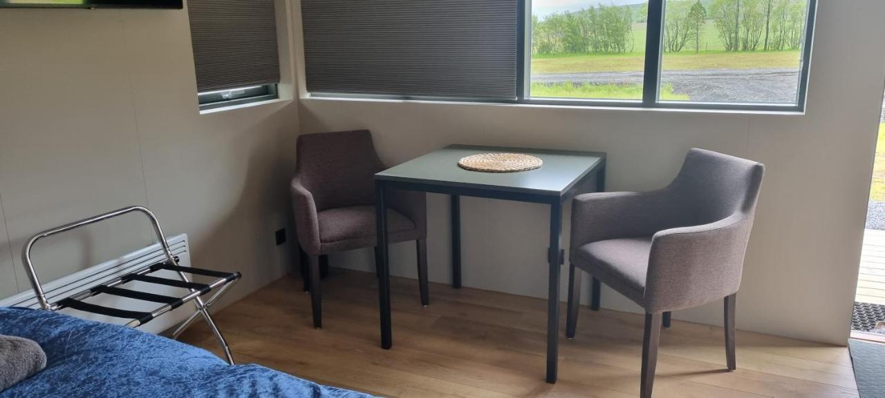 Luxury studio apartment. Brand new&well furnished luxury studio apartment for two 30 km from Kirkjubæjarklaustur! Perfect place to stay at right between Black beach&Jökulsárlón. Exterior foto