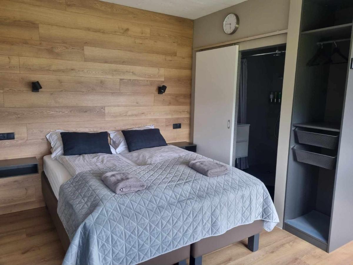 Luxury studio apartment. Brand new&well furnished luxury studio apartment for two 30 km from Kirkjubæjarklaustur! Perfect place to stay at right between Black beach&Jökulsárlón. Exterior foto